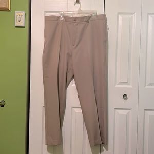 Pro Tour®
Flat Front Comfort Stretch Tech Pants Tan/khaki color.Pursue comfort